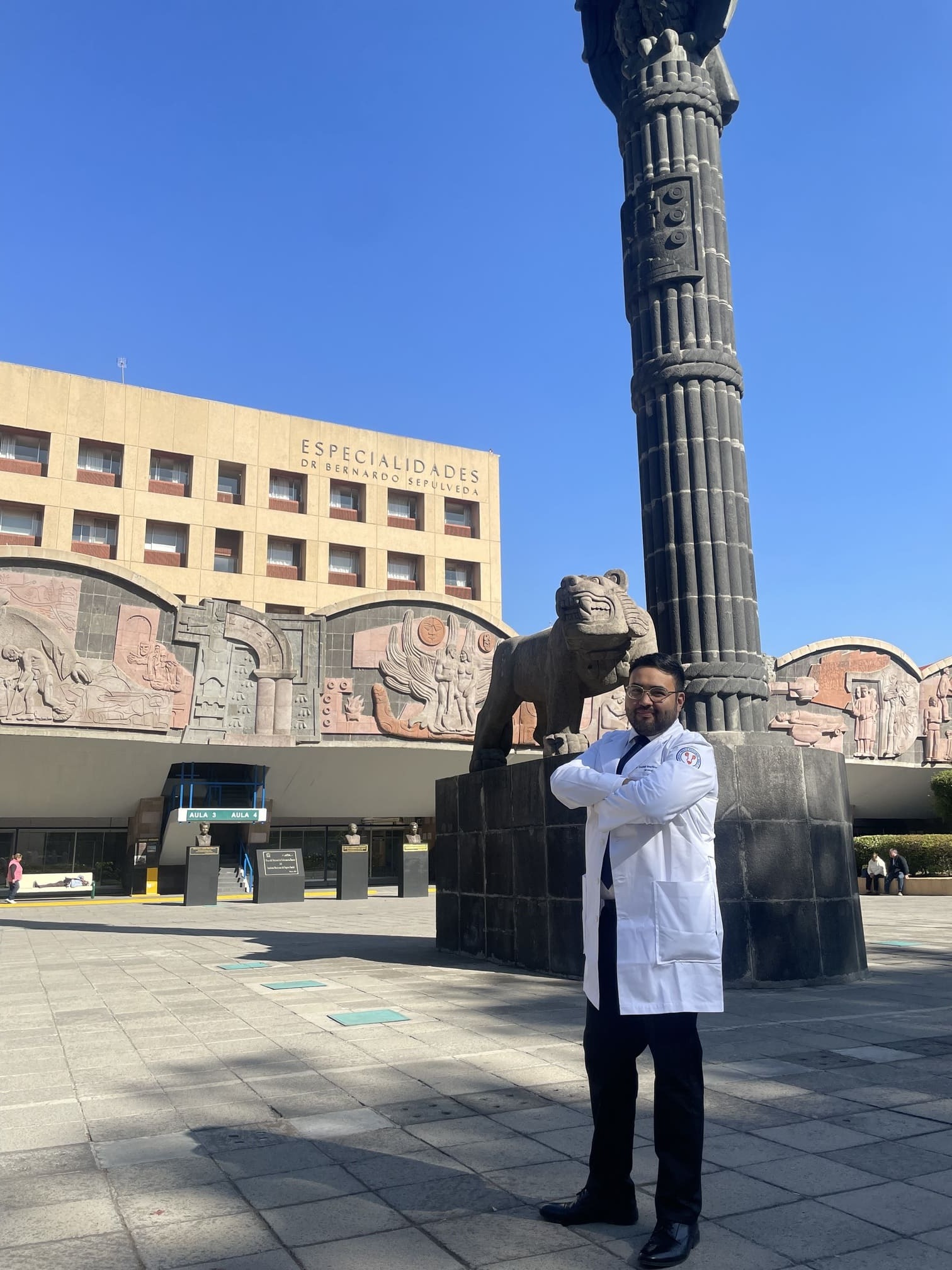 Biografía del Dr. Daniel Martínez Diez, urólogo en Durango, Dgo.